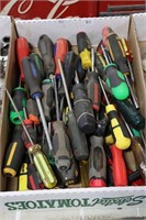 BOX OF SCREWDRIVERS