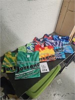 9 Joyland T-Shirts - Size: Youth Medium