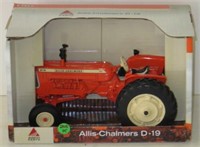 Ertl Allis Chalmers D19 Tractor, 1/16, NIB