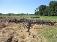 28' JD chisel plow w/harrow