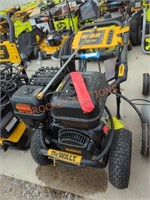 DeWalt 4400PSI 4 GPM Gas Pressure Washer