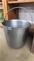 STAINLESS HANDLED PAIL