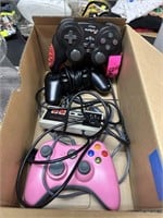 LOT OF MISC GAME CONTROLLERS 1 HAS A FAN IN HANDLE