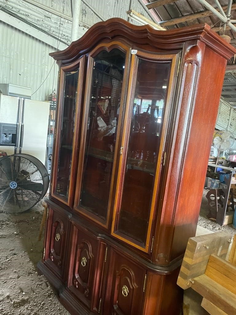 BEAUTIFUL China Hutch