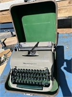 Vintage c1950s Remington Typewriter