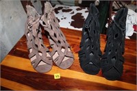 2 Pairs Womens Shoes
