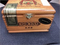 VINTAGE CIGAR BOX