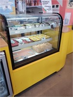 MARCHIA 36" CURVED GLASS REFRIGERATED BAKERY CASE