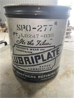 Metal lubriplate can