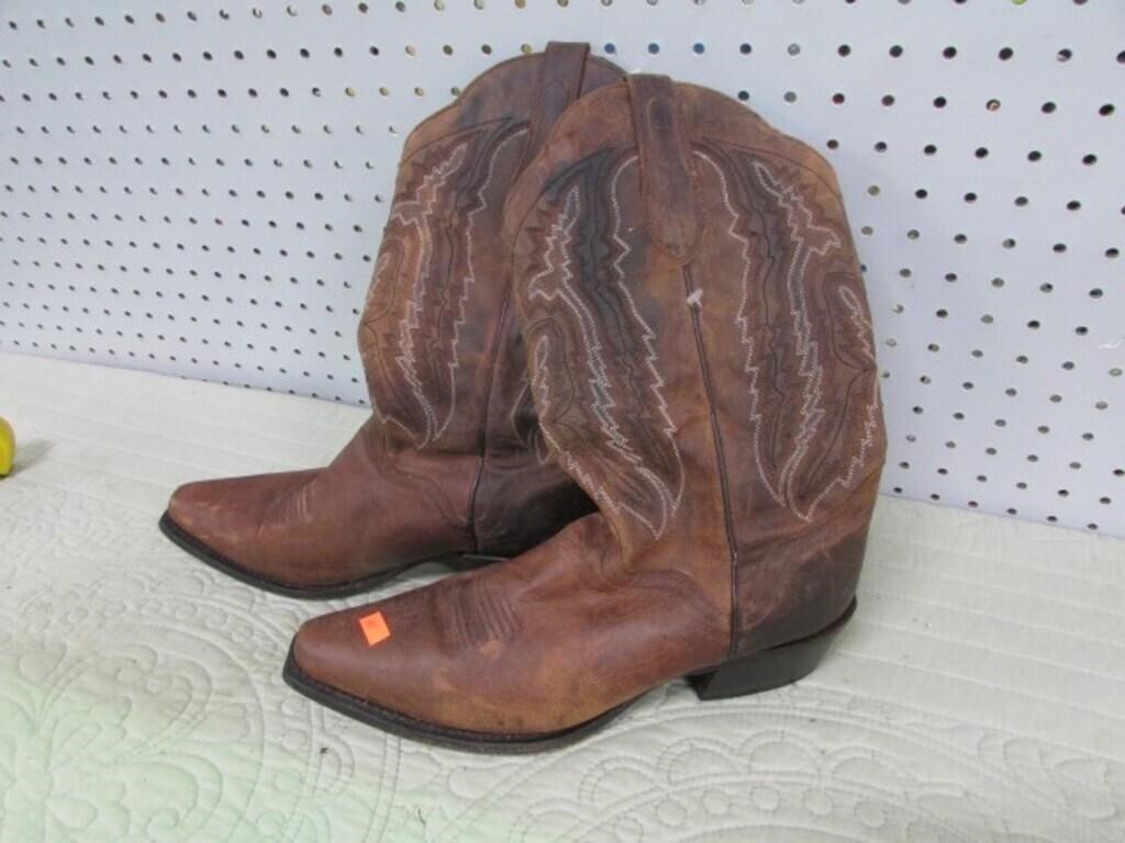 J.B. DILLON WESTERN BOOTS -- 9 1/2EE