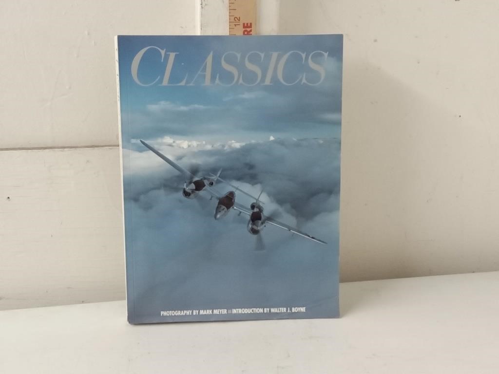 Classics Illustrated WWII Aircraft book