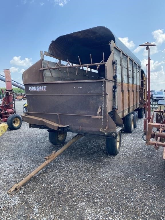 Knight Tandem Silage Wagon Closeout