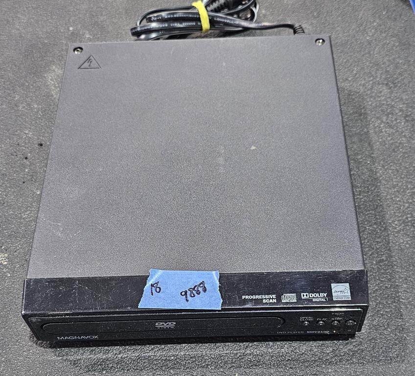 DVD player Magnavox with cords Moel MDV21.00