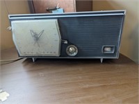 Levermatic RCA Victor Clock Radio, Model #C-2J