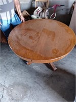 Oak table with leif no chairs