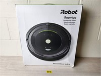 iRobot Roomba 685 with charger