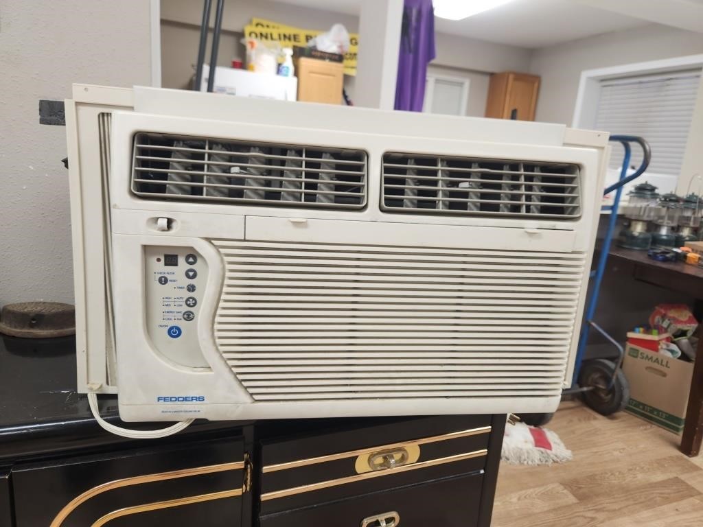 Window ac unit works has side shields