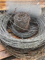 Barbed wire & chicken fencing, on pallet