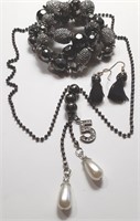 BLACK & SILVERTONE BEAD JEWELRY