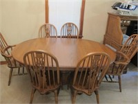 OAK TABLE WITH 6 CHAIRS AND LEAF