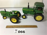 JOHN DEERE TRACTORS 2  1/16 SCALE