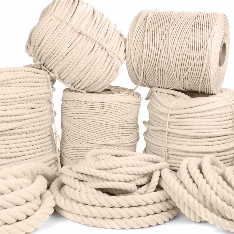 P3867  Golberg Twisted White Cotton Rope - 5/32"-1