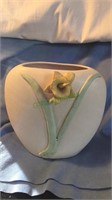 Unmarked Daffidil flower pottery vase, 9 inches