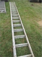 876) 32' extension ladder