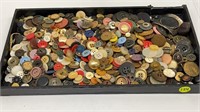 LOT OF VINTAGE BUTTONS