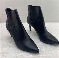 Ladies boots size 11