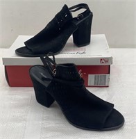 Ladies shoes size 11