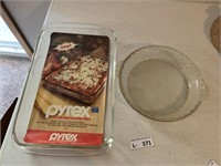(2) Pyrex Clear Glass Dishes