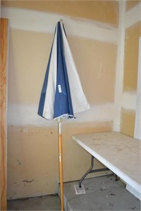 8' Blue & White Patio Umbrella