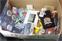 NS: LOT OF SMALL MISC. SPORTS CARDS / ITEMS