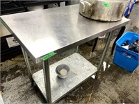 STAINLESS STEEL WORK TABLE W/ U.SHELF, 36" X 24"