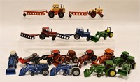 1/64 Ertl John Deere, Case, Hesston, Ford Tractors