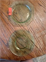 2PC VASELINE / URANIUM GLASS PLATES