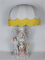 ITALIAN CAPODIMONTE CHERUB FLORAL TABLE LAMP VINTA