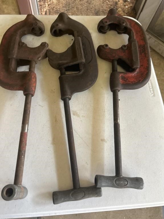 3 pipe cutters