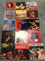 703 - LOT OF VINTAGE VINYL RECORDS (C)