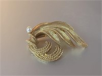 Vtg brooch