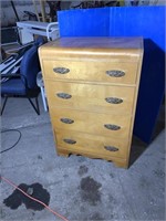 Vintage five drawer chest, Comes with dovetail