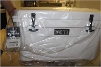 Yeti Tundra 45 in White