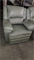 Simmons 556 Cantina Dove Recliners 2tm as is