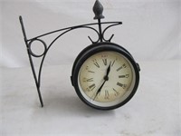 OUTDOOR HANGING CLOCK  (BATTERY)