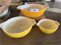 Pyrex Daisy Pattern #444, Yellow #441, Yellow #443