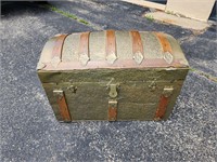 ANTIQUE CHEST