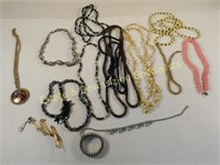 Large Lot  Vintage Costume Jewelry Necklaces