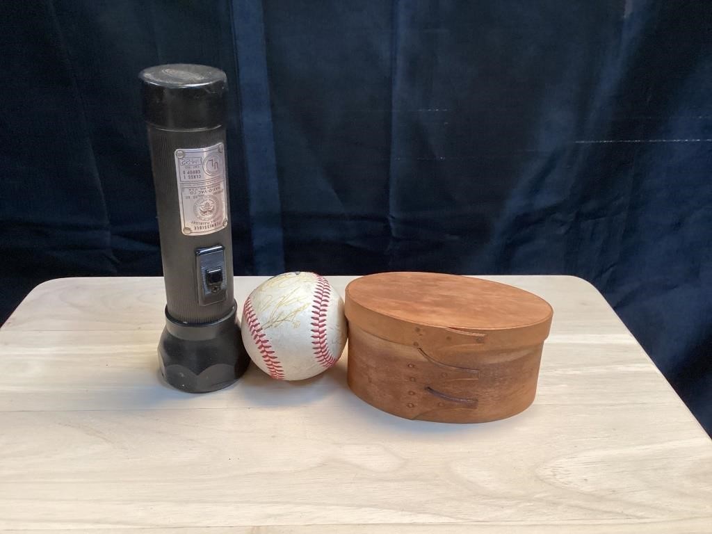 Vtg Rawlings Baseball w/Signatures, wood Box, etc.