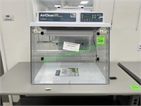600 PCR Workstation